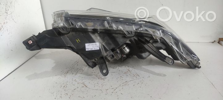 Toyota Land Cruiser (J150) Lampa przednia 8114560N20