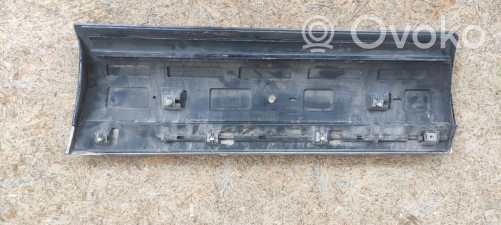 Volkswagen Touareg II Aizmugurē durvju dekoratīvā apdare (moldings) 7P6854950