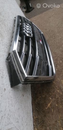 Audi A8 S8 D5 Etupuskurin ylempi jäähdytinsäleikkö 4N0853651H