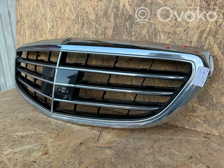 Mercedes-Benz C AMG W205 Grille calandre supérieure de pare-chocs avant A2058801305