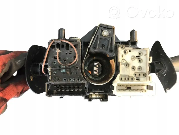 Renault Master II Interruptor/palanca de limpiador de luz de giro 7700846227B
