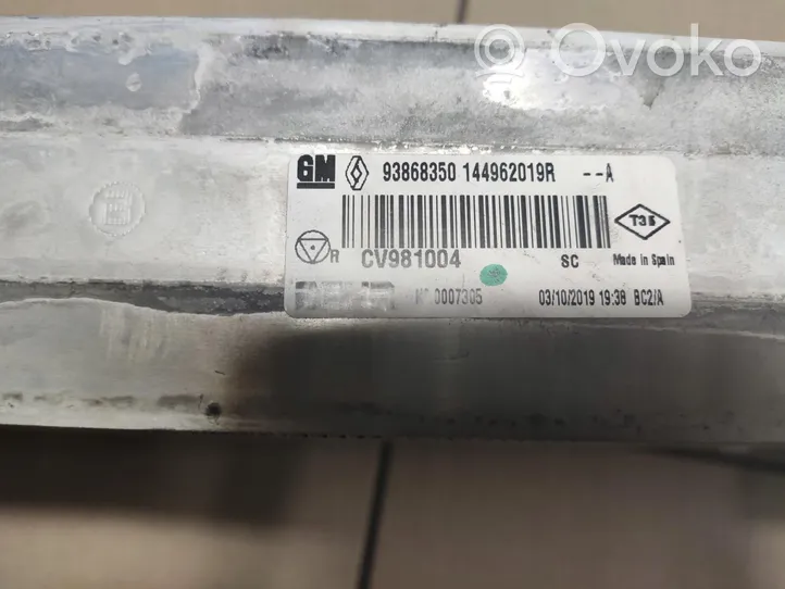 Opel Vivaro Intercooler radiator 93868350
