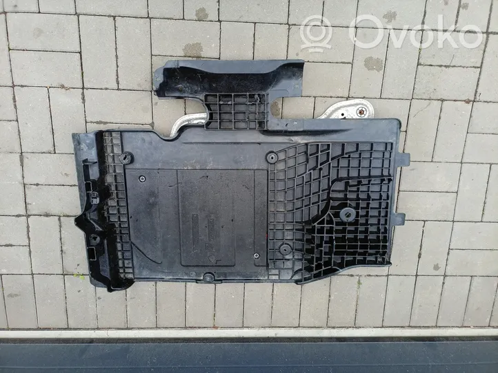 Audi Q3 8U Engine splash shield/under tray 