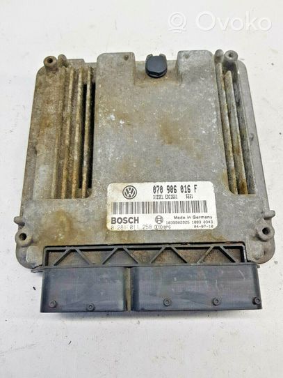 Volkswagen Touareg I Komputer / Sterownik ECU silnika 070906016F