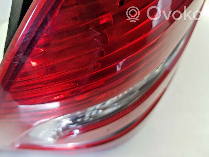 Mercedes-Benz C AMG W203 Lampa tylna 2038201964L