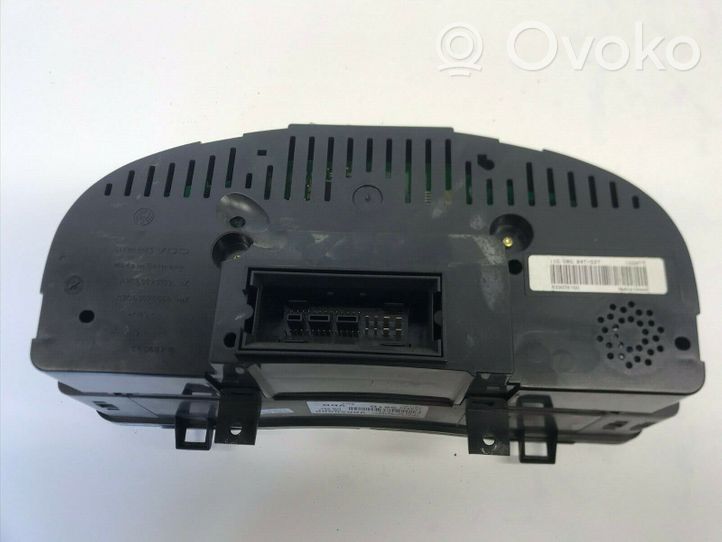 Volkswagen Golf V Tachimetro (quadro strumenti) V0020000