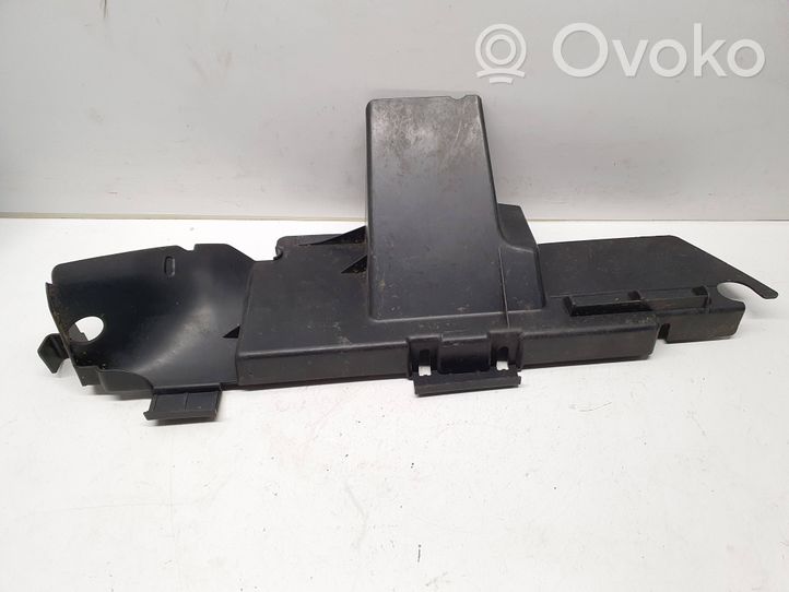 Volkswagen Touareg I Déflecteur d'air de radiateur de refroidissement 7L6121334D