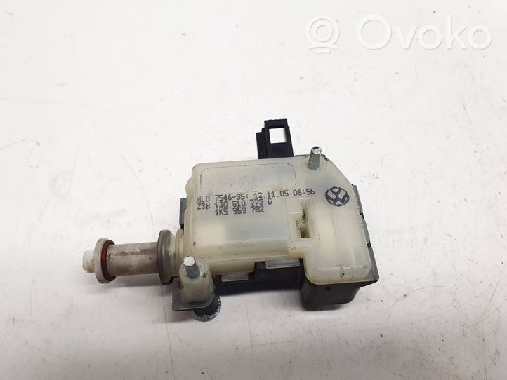 Volkswagen Touareg I Moteur verrouillage centralisé 1J0810773B