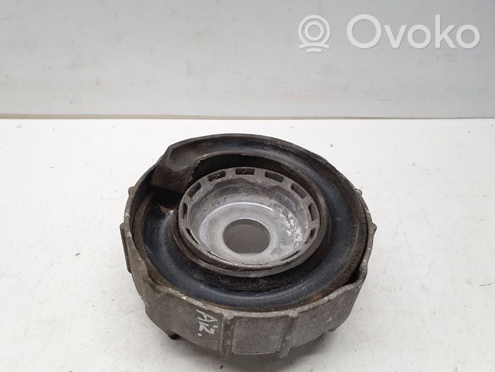 Volkswagen Touareg I Rear coil spring rubber mount 