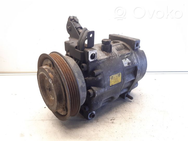 Opel Omega B2 Compresor (bomba) del aire acondicionado (A/C)) 90457635