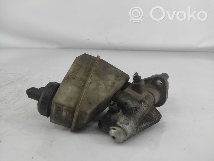 Renault Clio II Clutch master cylinder 