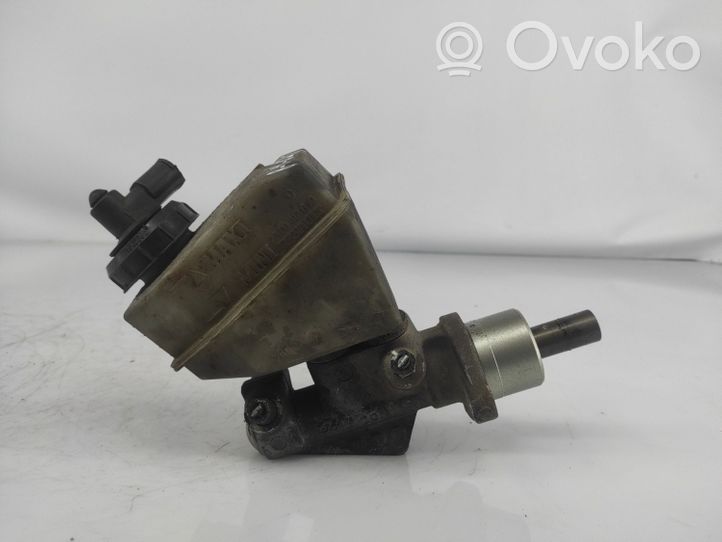 Renault Clio II Clutch master cylinder 