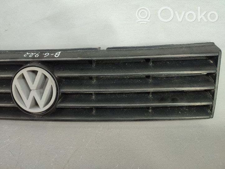 Volkswagen Polo II 86C 2F Front grill 