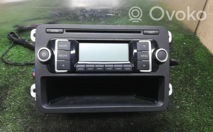 Volkswagen Golf VI Radio/CD/DVD/GPS-pääyksikkö 