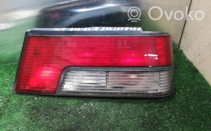 Peugeot 405 Lampy tylnej klapy bagażnika 