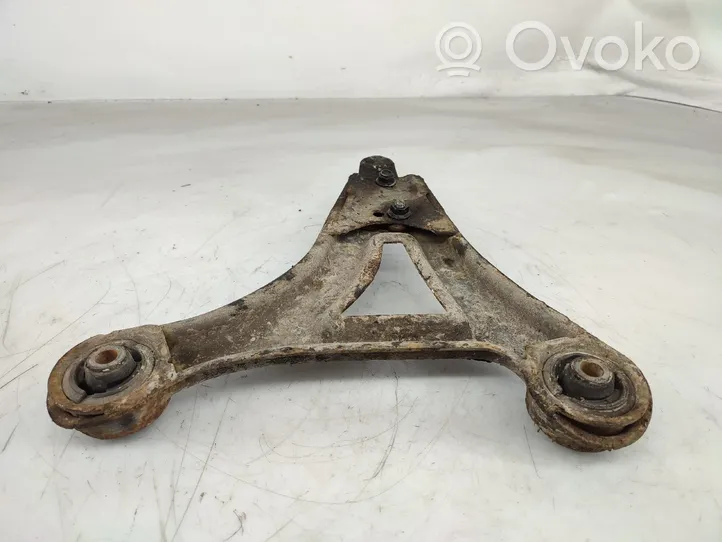 Volvo 440 Triangle bras de suspension supérieur arrière 