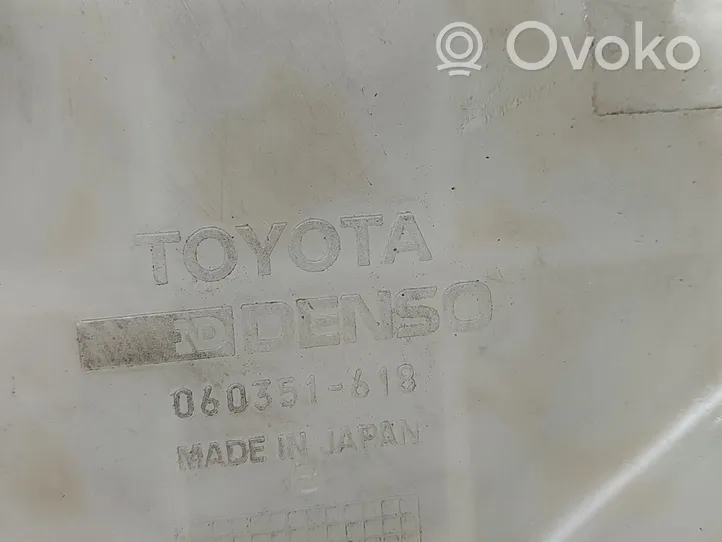 Toyota Corolla E110 Réservoir de liquide lave-glace 