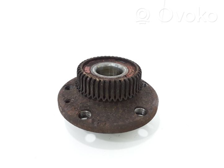 Volkswagen Golf IV Rear wheel hub 