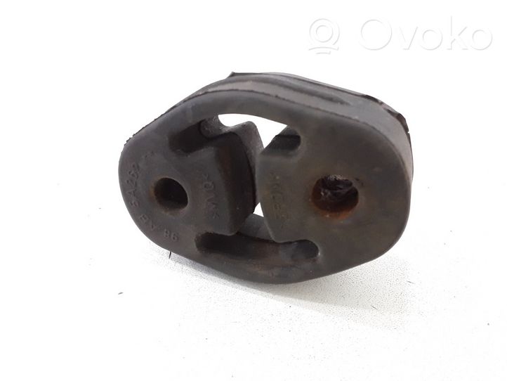 Ford Focus Staffa/supporto di montaggio della marmitta 96FB5A262AA