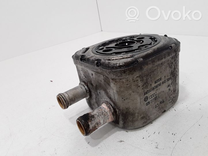 Volkswagen PASSAT B5 Supporto di montaggio del filtro dell’olio 028117021C