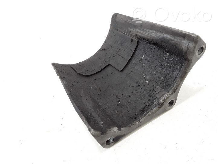 Volkswagen PASSAT B5.5 Front underbody cover/under tray 4D0407722