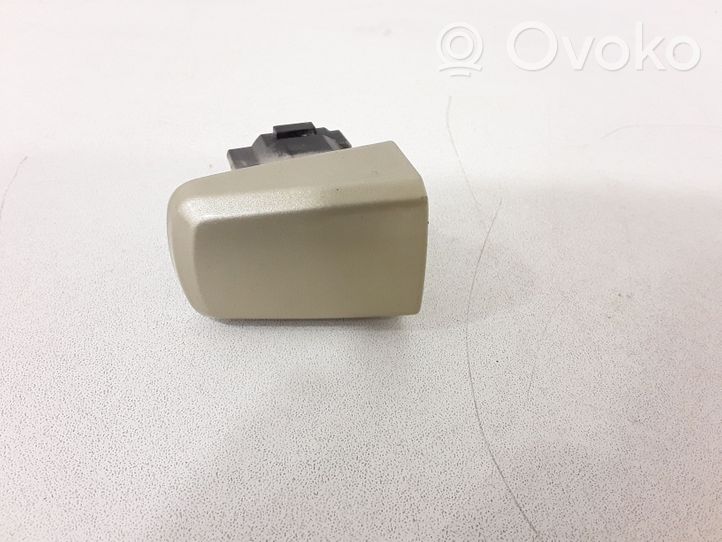 Opel Astra H Front door handle cover 