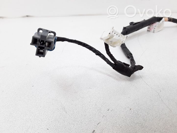 Mazda 6 Câble adaptateur AUX GS8S6705Y