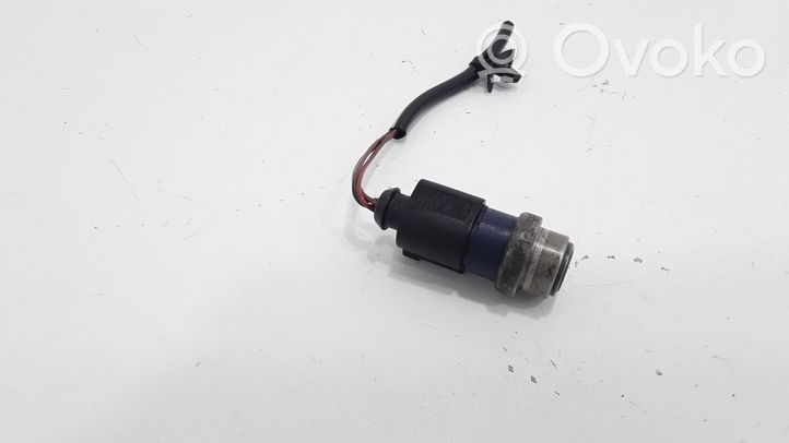 Volkswagen PASSAT B5.5 Sonde de température de liquide de refroidissement 8D0959481