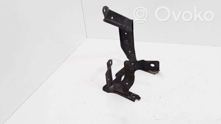 Volvo V50 Supporto di montaggio della pompa del servosterzo 3M513K738AC