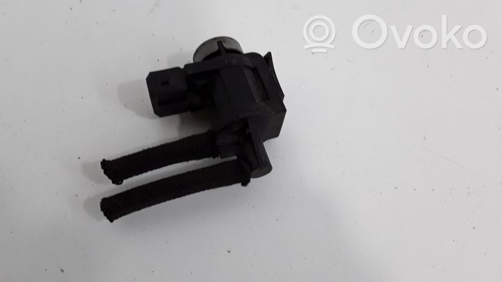 Volkswagen PASSAT B5.5 Vacuum valve 1J0906283A