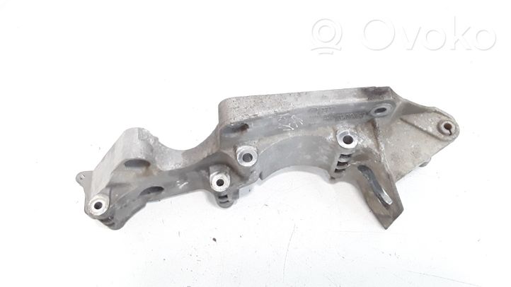 Volkswagen Bora Support de générateur / alternateur 06A903143