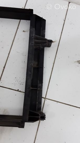 Volvo V70 Radiatoru dekoratīvā apdare 9492961