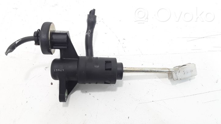 Volkswagen PASSAT B5.5 Główny cylinder sprzęgła 8E1721401AF