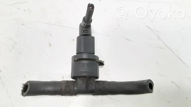 Volkswagen Golf IV Degvielas temperatūras sensors 038906081A