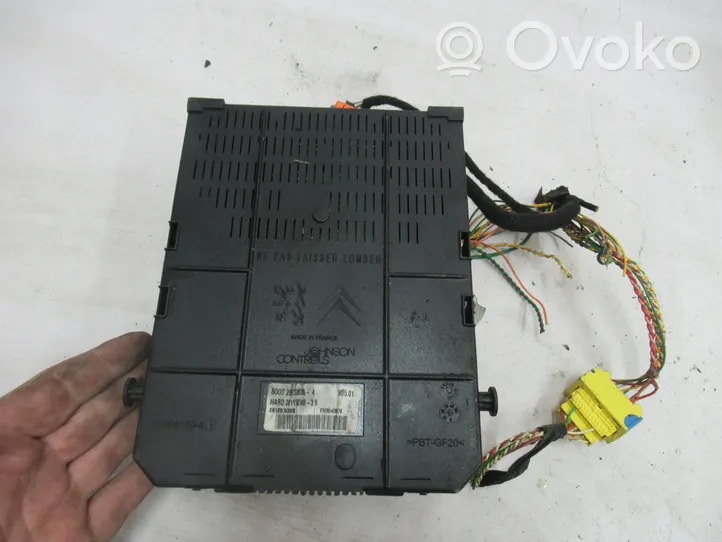 Citroen C4 I Picasso Module de fusibles 9664059080