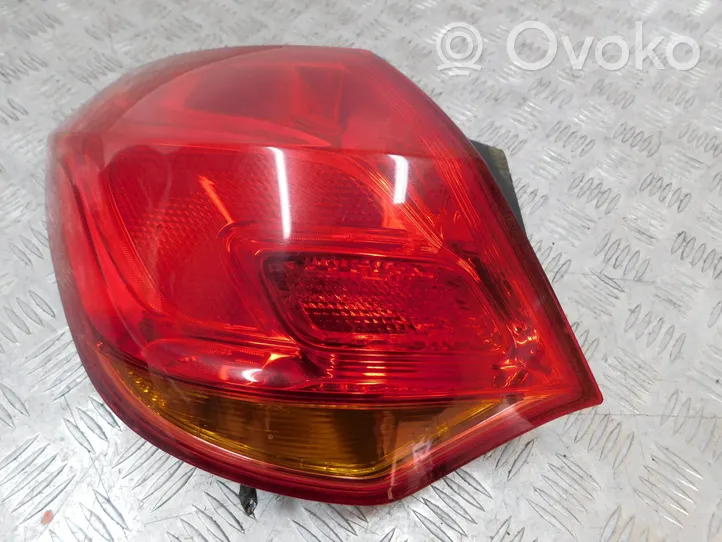 Opel Astra J Lampa tylna 