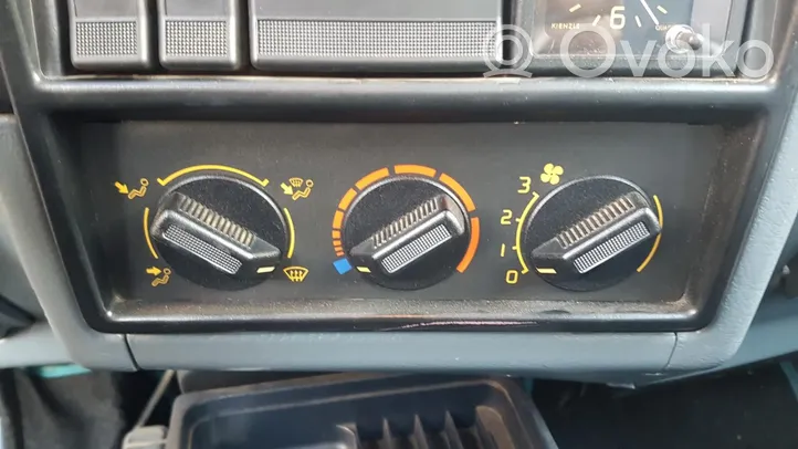 Renault 19 Panel klimatyzacji 