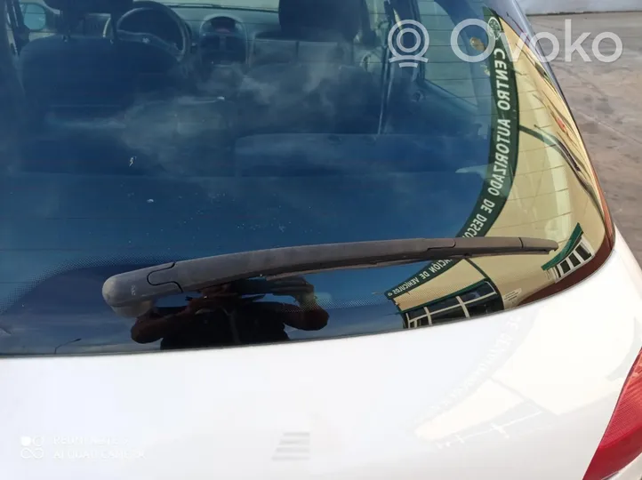 Peugeot 206+ Takalasinpyyhkimen sulan varsi 