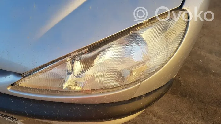 Peugeot 206+ Lampa przednia 