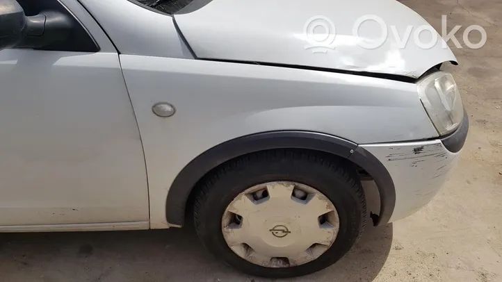 Opel Corsa C Nadkole przednie 