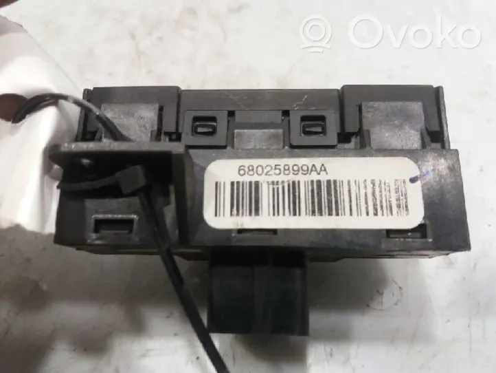 Lancia Voyager Otros interruptores/perillas/selectores 68025899AA