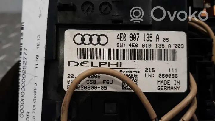 Audi A8 S8 D5 Panel oświetlenia wnętrza kabiny 4E0947111F