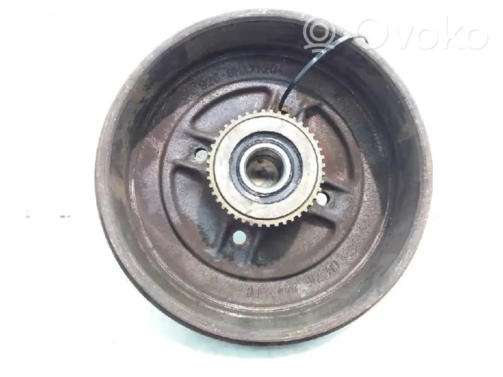 Renault Megane I Rear wheel hub spindle/knuckle 