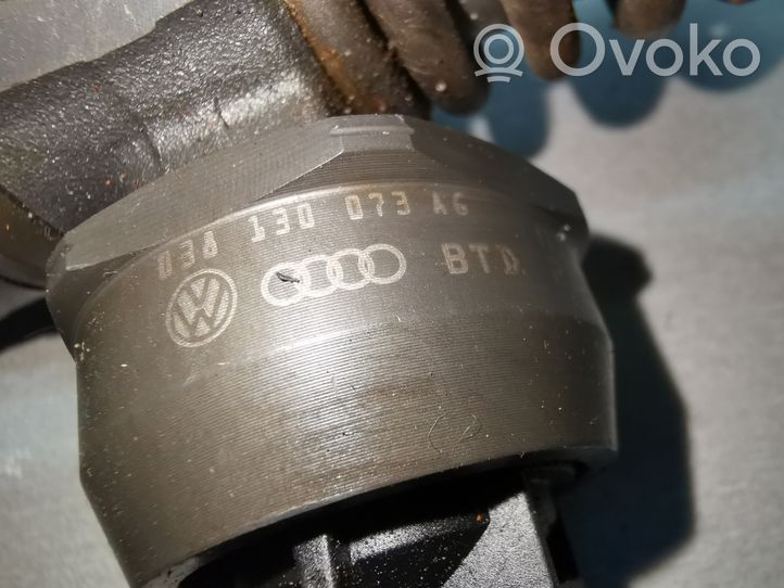 Volkswagen Touran I Injecteur de carburant 038130073AG