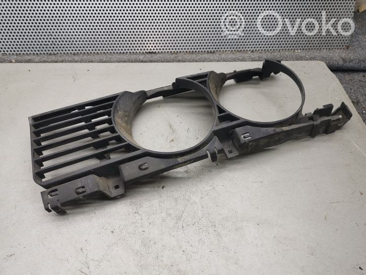 BMW 5 E34 Ajovalon valaisimen alalista 843174