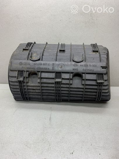 Volkswagen I LT Air filter box cover 4422575900