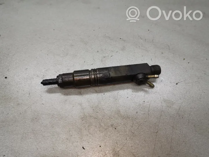 Volkswagen Golf III Injecteur de carburant 028130201Q