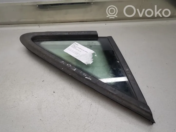 Volkswagen Touran I Front triangle window/glass 1T0845412