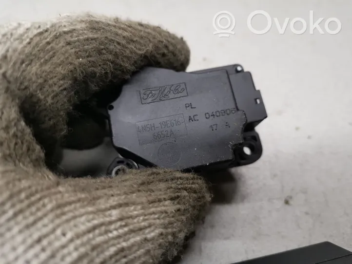 Volvo V50 Moteur / actionneur de volet de climatisation 4N5H19E616
