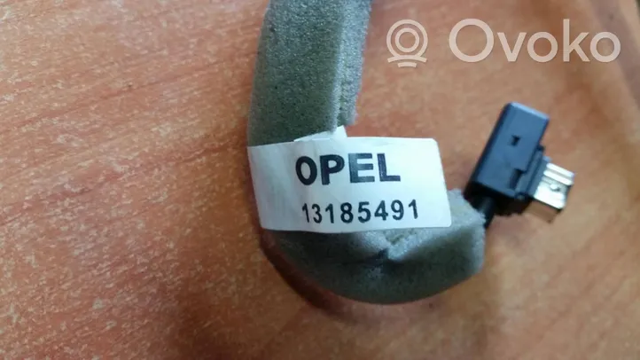 Opel Vectra C Supporto per l’unità di navigazione GPS 13185491